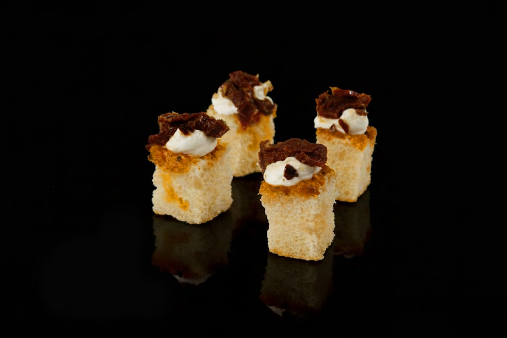 Mini focaccia zongedroogde tomaten (108x10g)